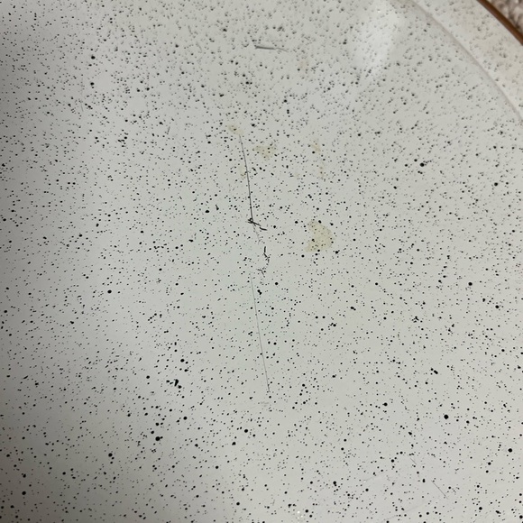 🟤Large, round serving platter with design/pattern, preowned🟤 - Picture 9 of 9